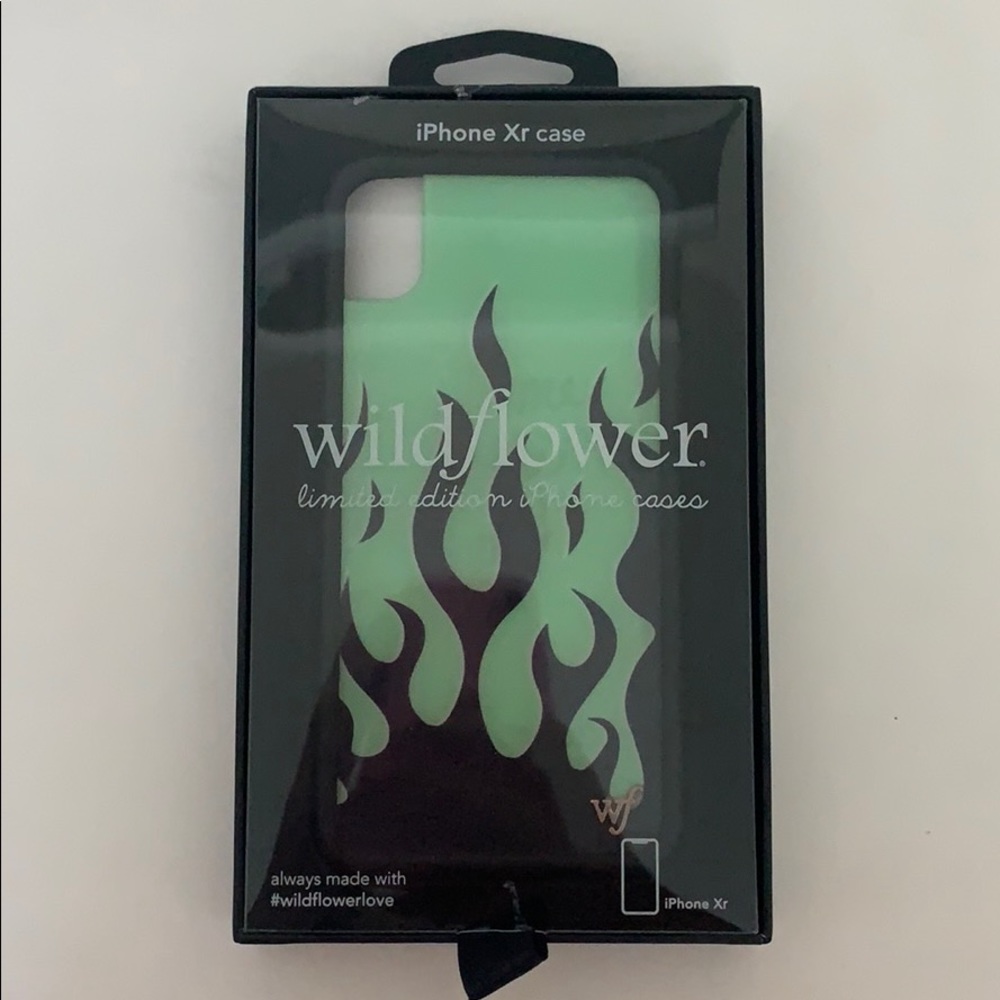 Gently Used Wildflower Limited Edition Phone Xr